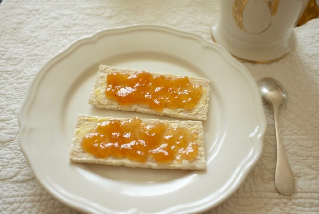 Les tartines craquantes sans gluten à l'avoine de Jardin Bio pour le petit déjeuner