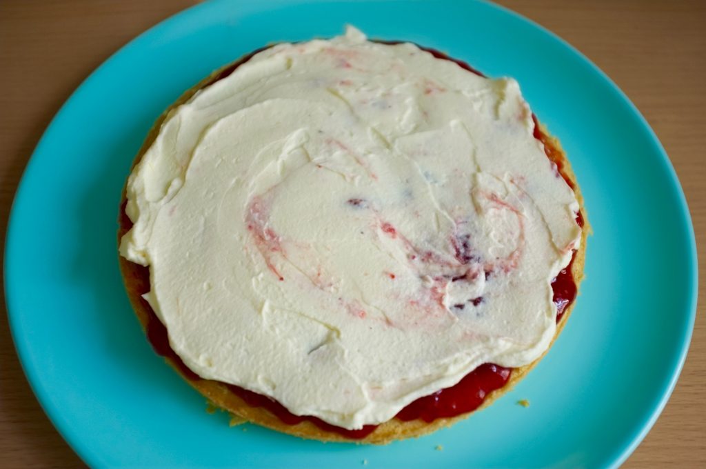 Voilà la première partie du gâteau d'anniversaire sans gluten  ...