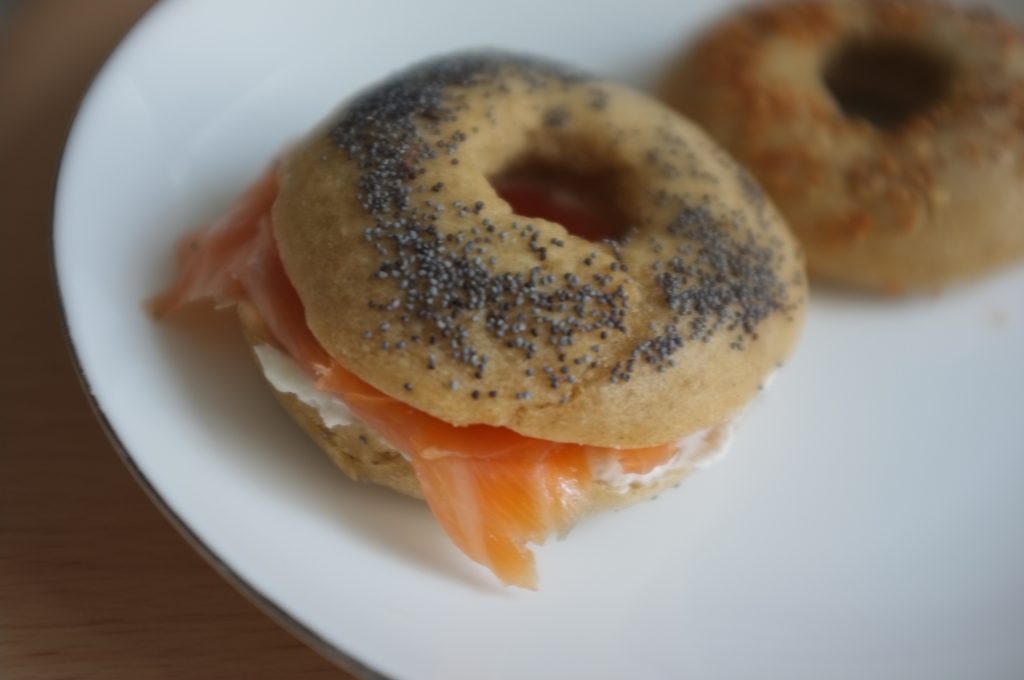 Ma saveur préférée, bagel avec crème de fromage et saumon fumé...un régal.