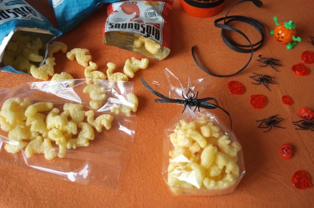 Je prépare les petits sachets salés en mélangeant plusieurs saveurs .