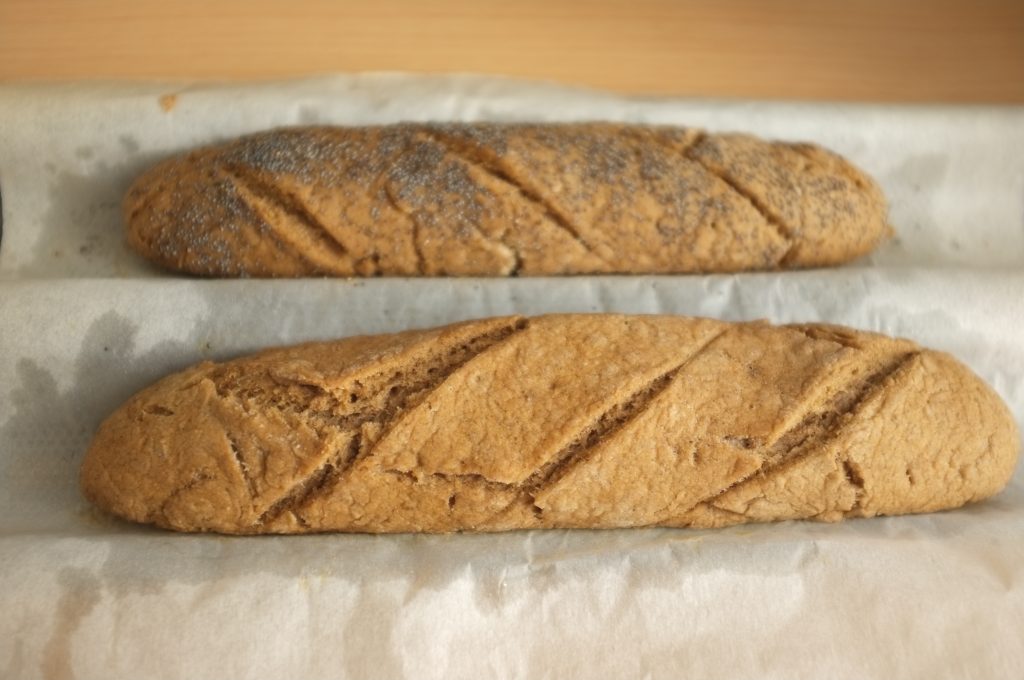 les baguettes rustique sans gluten à la sortie du four