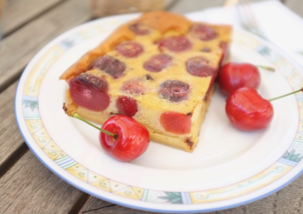 clafoutis sans gluten aux cerises et pépites de chocolat